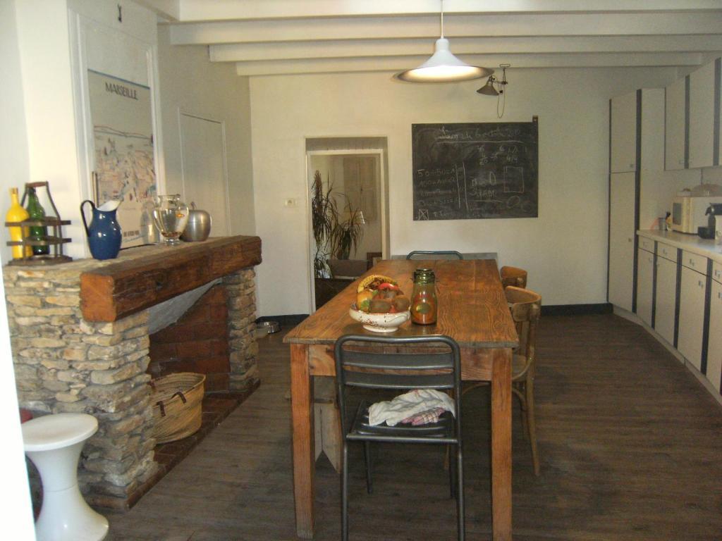L'Auberge Espagnole - Bed & Breakfast Apt Zewnętrze zdjęcie